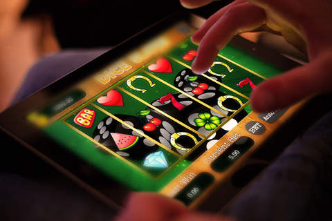 AAA Dice 777 Slots - 777 Edition Casino Club Gamble Game screenshot 2